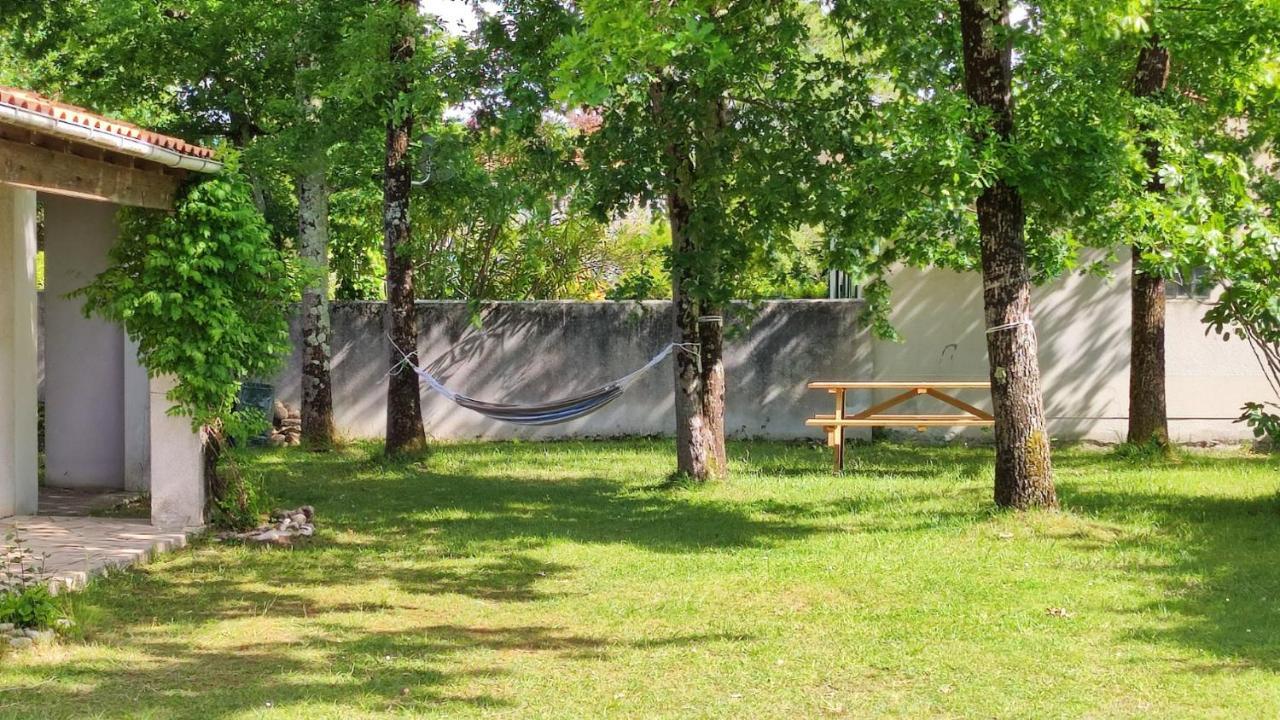 Maison A 8 Min A Pied De La Plage Avec Jardin Clos Et Ombrage Saint-Georges-d'Oleron Exterior photo